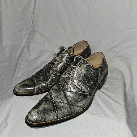 Giovanni Men\'s shoes   Sz; 9  Color: distressed black and white